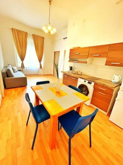 Central Spacious Flat Budapesta Exterior foto